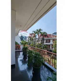 RUMAH HOOK 2 KM KE PURI INDAH MALL DI PERMATA BUANA- LT FULL GRANITE