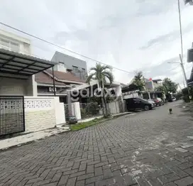 Rumah  mewah Baru Gress di Ketintang