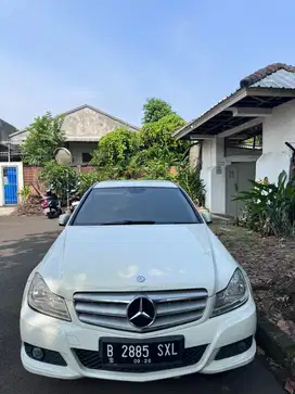 Mercedes-Benz C200 2011 Bensin