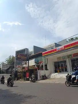 Kebon Kawung (depan Stasiun KA)