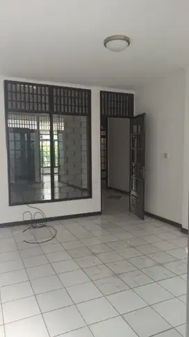 Rumah Lama Bagus Terawat Siap Huni Di Lebak Bulus