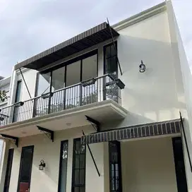Rumah Elegan Bergaya  Klasik Perancis Di Foresta Bsd City