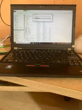 laptop lenovo I3 Ram 4 GB