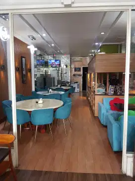 Waiter resto di pik khusus perempuan