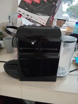 Mesin Kopi Nespresso DeLonghi Inissia