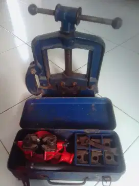 Ragum pipa ladeng dan senai pipa