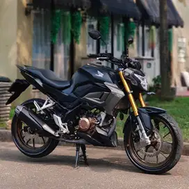 HONDA CB150R HITAM 2023 KM 15K PAJAK ON KAYAK BARU