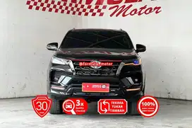 Toyota Fortuner VRZ TRD 2.4 AT 2021 Black