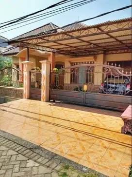 Rumah hoek siap huni gayungan 216/452 Surabaya Rp 6 M nego