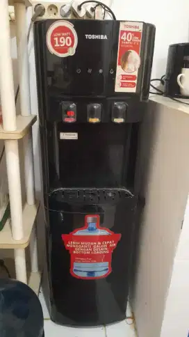 Dijual dispenser dingin panas