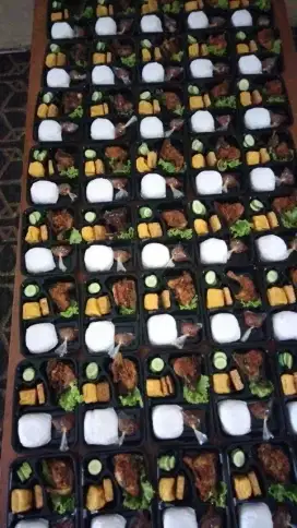 Mencari Helper kantin