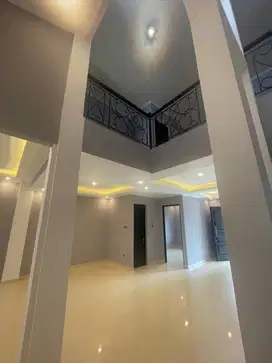 Jual Rumah Baru Bangunan Sangat Luas 2 menit tol bsd Tangerang BSD