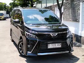 toyota voxy 2.0 at matic 2018 hitam mulus bandung
