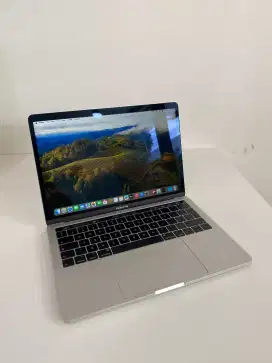 MacBook Pro 2018 i5 Ram 8GB SSD 26GB 13
