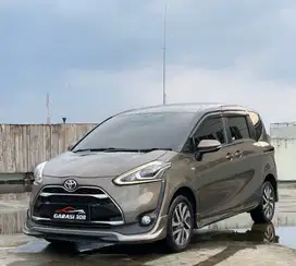 Toyota Sienta Q CVT Tahun 2017 Warna Coklat Metalik KM 85 rb