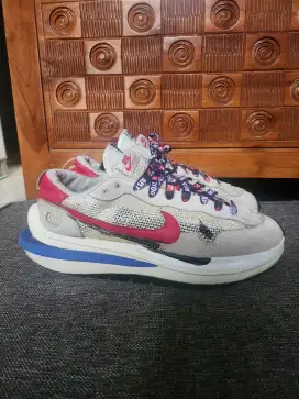 Obral Preloved sepatu Nike Sacai legit original sz 44. Tag bening