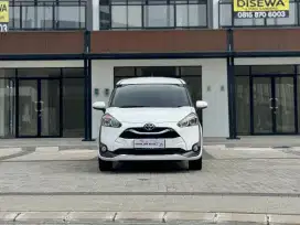 Toyota Sienta V AT 2021