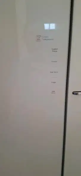 Lemari pendingin merk LG