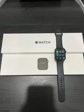 Apple Watch SE 44MM Gen 1