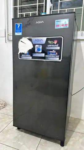 Dijual KULKAS AQUA