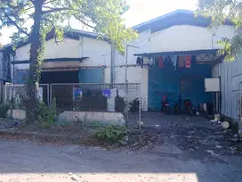 Gudang dekat tol Romokalisari dan kota Gresik