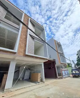 DiJual Ruko 3 Lantai Murah Dan  Siap Huni Di Jagakarsa Jakarta