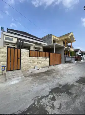 RUMAH BARU RENOV CANTIK AREA CANDI MENDUT DEKAT SUHAT KOTA MALANG