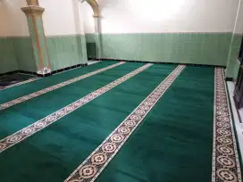 Karpet Masjid Elegan & Tebal – Nyaman Dipakai Ibadah!
