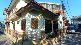 RUMAH MEWAH 2 LANTAI 90 meter dr jln Jogja solo