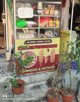Etalase kaca jualan