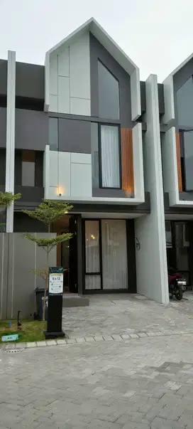 Rumah mewah Surabaya Timur