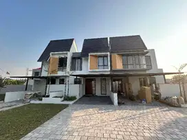 Rumah mewah dan strategis
