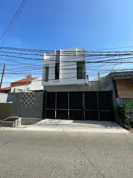 Rumah di jI. Masjid Raya Larangan selatan, Kota Tangerang
