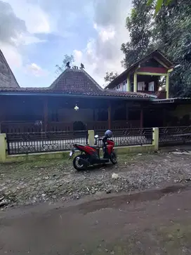 Dijual Rumah Joglo di Utara Puskesmas Seyegan