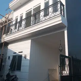 Rumah mewah dalam cluster di Condet batu ampar