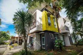 Rumah hook siap huni dekat stasiun suduimara, Bintaro. Ciputat
