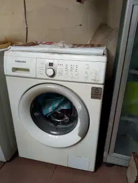 Mesin cuci Samsung bukaan depan