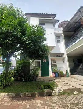 Dijual rumah cantik 2 lantai cluster area Cirendeu Ciputat Tangsel