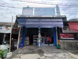 Rumah dan usaha strategis area bisnis di Nusukan solo