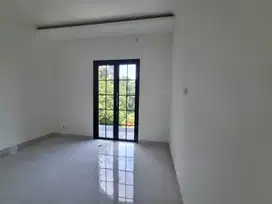 Dekat Tol, Stasiun & Kota – Rumah 2 Lantai Ini Bikin Hidup Lebih Mudah