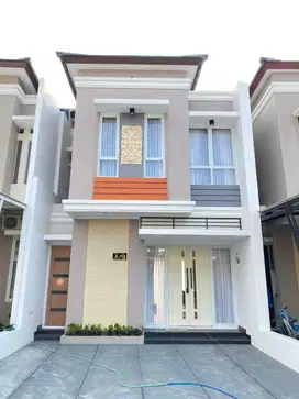 Rumah Mewah 3KT Dekat Kampus - Full Furnish, SHM, Kolam Renang!