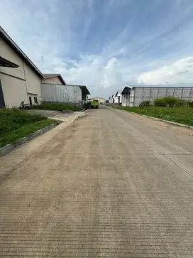 Disewakan gudang siap pakai di pergudangan youngsen