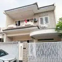 Rumah Full Furnished bagus kokoh 2 lt pinggir jalan  2 mbl di Condet