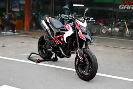 HYPERMOTARD 821 SP ABS PUTIH MERAH 2013 LIKE NEW FP FULL SPEK