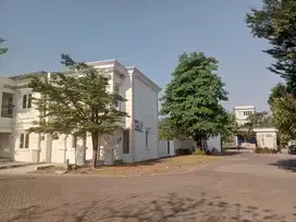 DIJUAL Rumah 2 Lantai posisi Sudut di Rafflesia Tanjung Bunga