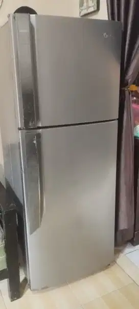 KULKAS 2 PINTU MERK LG