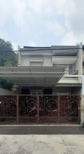 Di Jual Rumah Keren 2 Lantai Di Antapani
