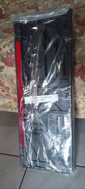 Plat nomor reflektor, masih baru, tidak terpakai