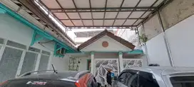 Dijual rumah 3 lantai di Jagakarsa