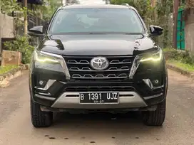Km 60 ribuan!! Vrz 2.8 At 2022 Hitam